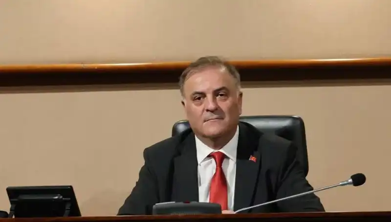 Nuri Aslan: İBB Başkanvekili'nin Hayatı ve Siyasi Karakteri