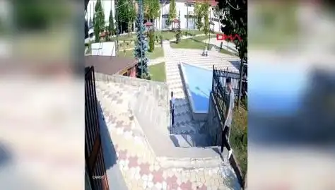Kastamonu'da Muhtarın Hayatını Kayıt Altına Alan Şok Edici Bıçaklama Olayı