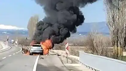 Kütahya'da Seyir Halindeki Otomobil Kısa Sürede Alev Alev Yanarak Küle Döndü
