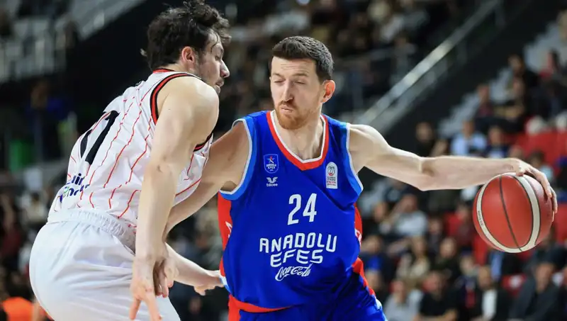 Anadolu Efes, Euroleague'de Şampiyonluk Hayallerini Sürdürüyor