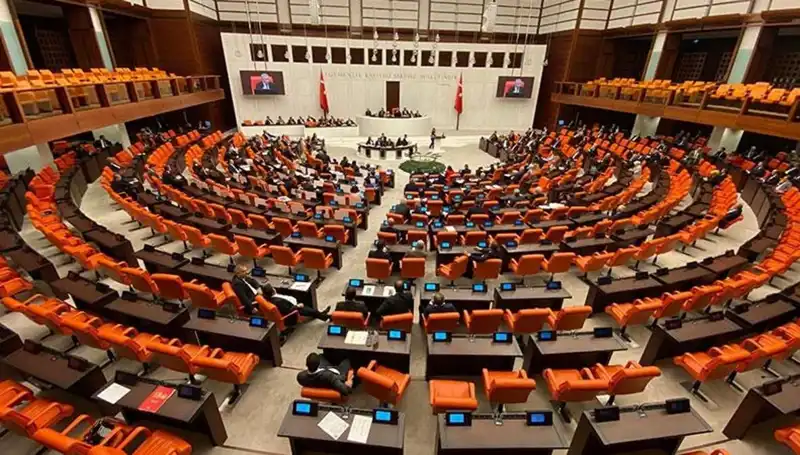 Emekli İkramiyeleri Artıyor: TBMM'den 4 Bin TL Teklifine Onay!