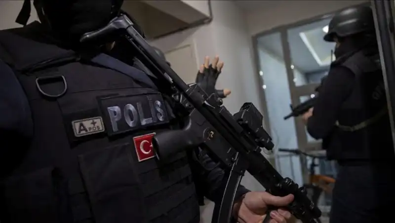 Türkiye'nin 17 İlinde DAEŞ Operasyonu: 89 Şüpheli Yakalandı