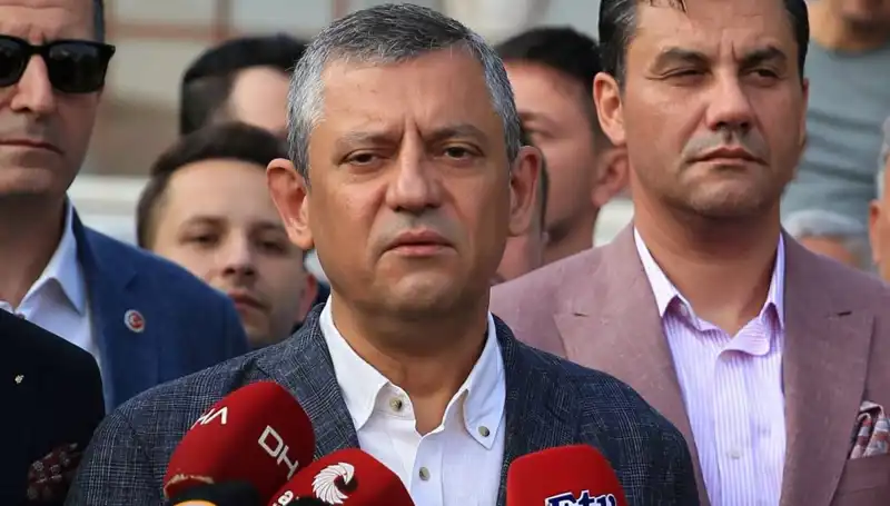 Sandıkları Kaldırmak İsteyenler Kim? Özgür Özel Çarpıcı Açıklamalarla Gündemde