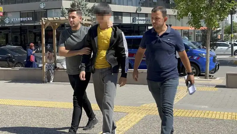 Tartışma Kanlı Bitti: Kardeşini Bıçaklayan Genç Gözaltına Alındı