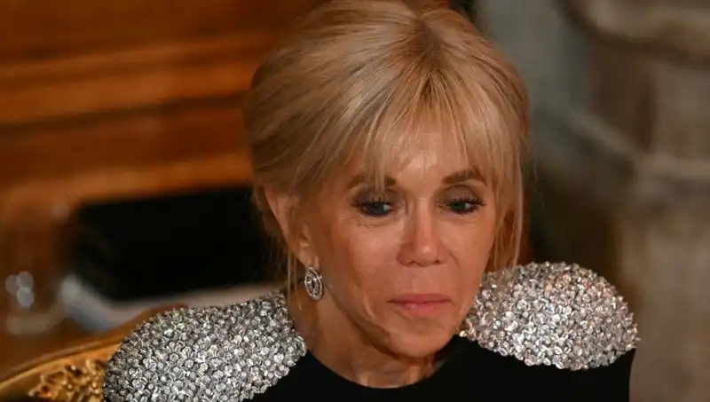 First Lady Davasında Şok Gelişme: "Erkek Olarak Doğdu" İfadesine Beraat Kararı Çıktı