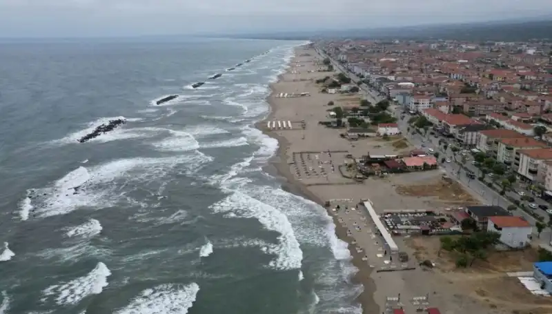 Sakarya'da Deniz Yüzme Yasağı: Sebepler ve Etkileri Neler?