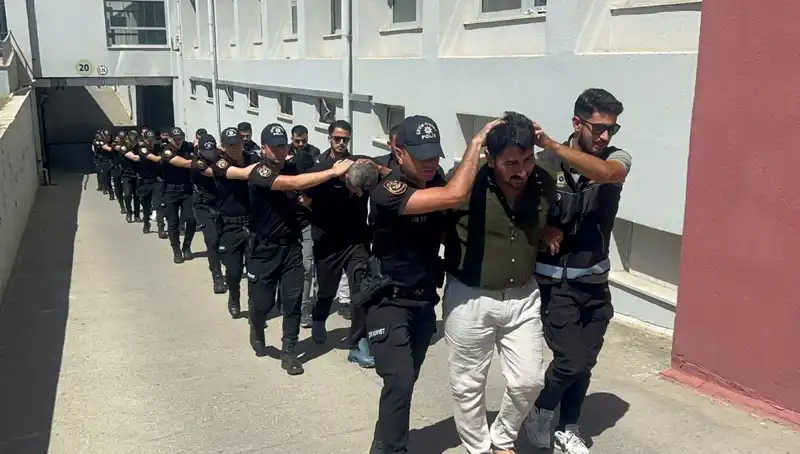 Adana'da Tarihi Uyuşturucu Operasyonu: 825 Kilogram Eroin ve 16 Tutuklama