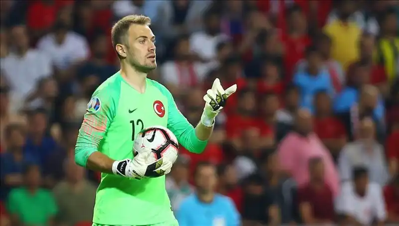 Mert Günok Futbol Kariyerine Son Verme Yaşını Açıkladı: Taraftarları Şoke Etti