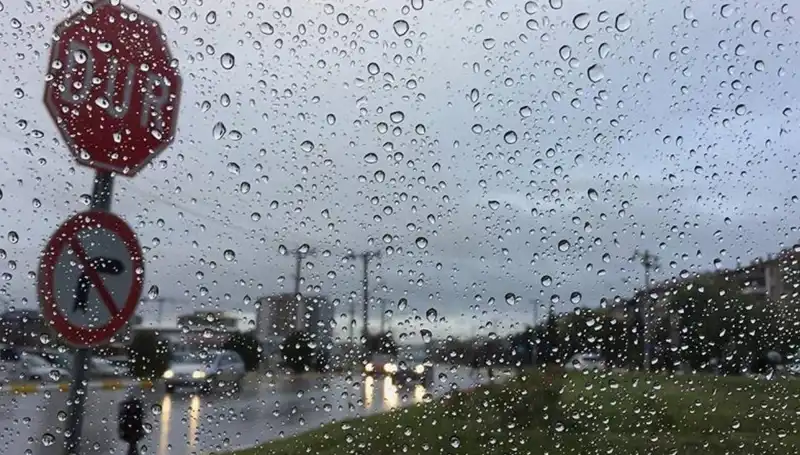 Meteoroloji Alarmı: 7 İlde Sağanak Yağış ve Fırtına Bekleniyor, Hazırlığınızı Yapın!