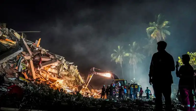 Myanmar’da Yaşanan Depremde Üç Gün Sonra Enkazdan Sağ Çıkan Kişi