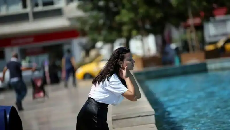 Cizre’de Tarihi Sıcaklık: Termometreler 49.1 Dereceyi Gördü