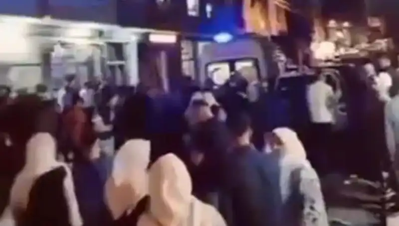 14 Yaşındaki Kader Balkondan Düşerek Ağır Yaralandı, Acil Müdahale Gerekiyor