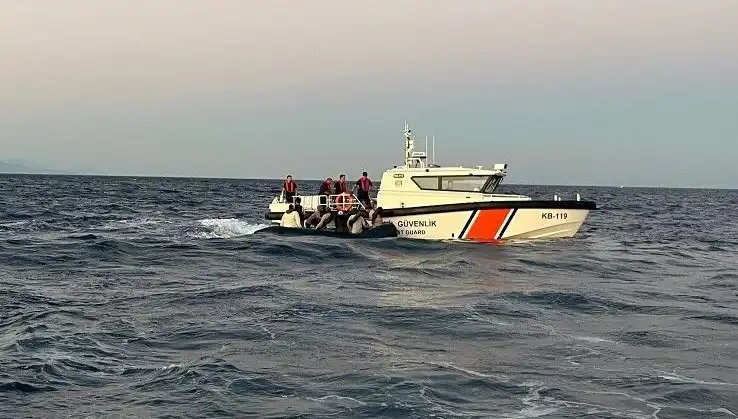 Ayvacık Açıklarında 17 Göçmen Kurtarıldı: Yeni Bir Dram Hikayesi