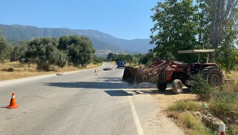 İzmir'de Motosiklet Kazası: Sürücü Hayat Mücadelesi Veriyor