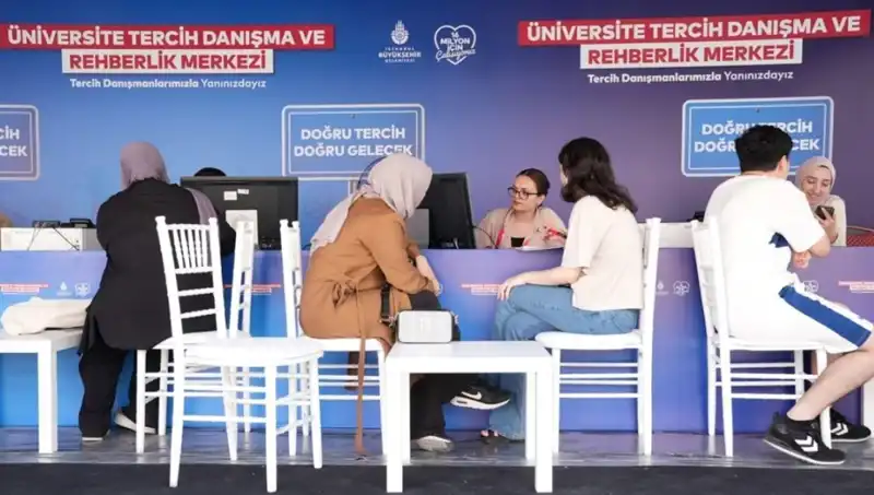 İstanbul’da Öğrencilere Yönelik 24 Tercih Danışma Merkezi Açıldı