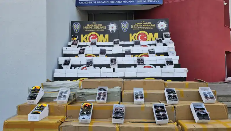 Adana'da 12 Bin Kaçak Güneş Gözlüğü Operasyonu: Piyasa Değeri Milyonları Buldu