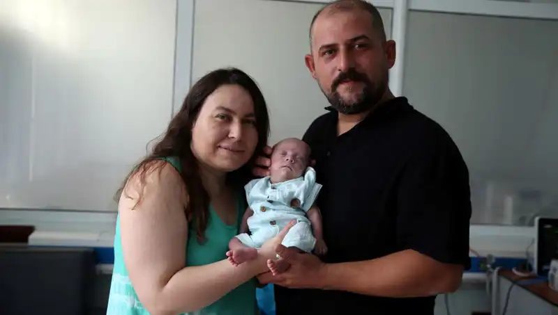 Küçük Hayatın Büyük Mücadelesi: 800 Gramla Gelen Bebeğin Hikayesi