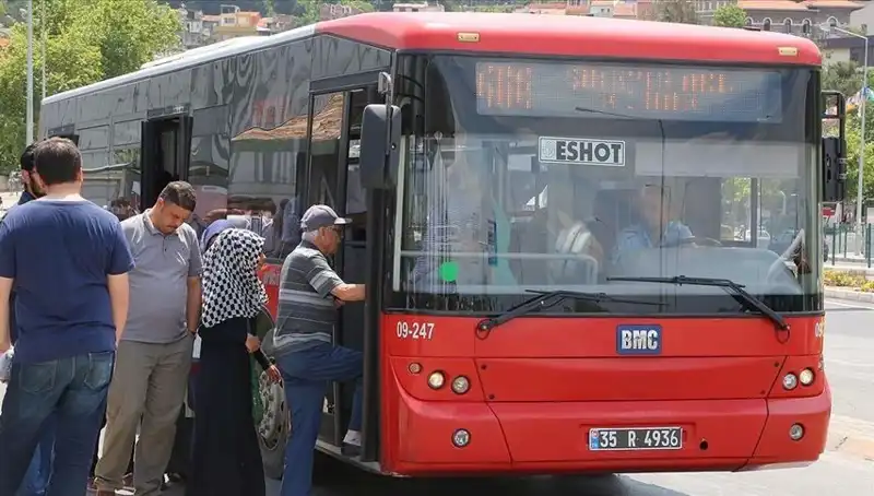 İzmir'de Öğrenci İndirimi İçin 30 Yaş Sınırı Uygulaması Başlıyor!