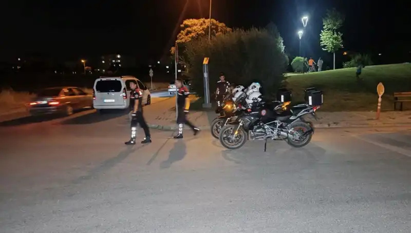 Parkta Çıkan Kavga: 14 Yaşındaki Çocuk Bıçakla Yaralandı