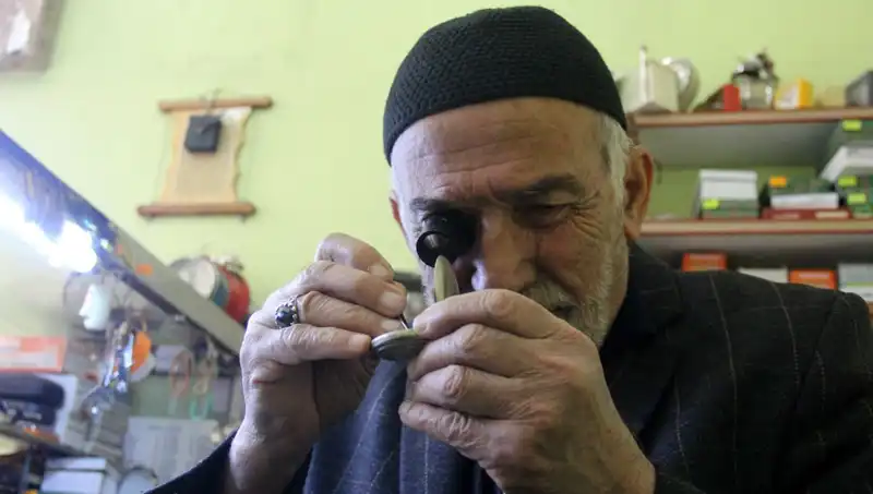 58 Yıldır Zamanın Akışını Koruyan Efsanevi Dükkan: Hikayesi ve Büyüsü
