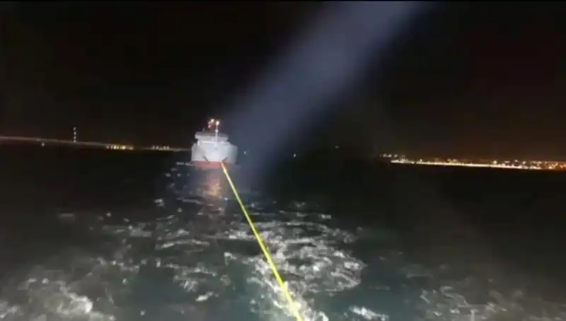 Çanakkale Boğazı'nda Gemi Arızası: Seferler Durma Noktasına Geldi