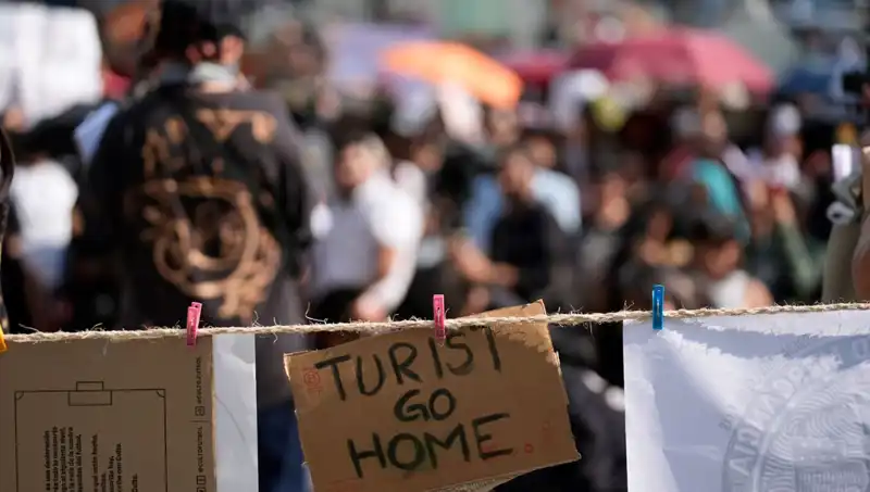 Meksika'da Turist Akını Protesto Edildi: "Evlerimizi Çalmayı Bırakın!"