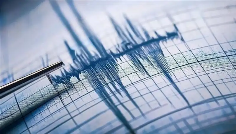Ege Denizi'nde 3.0 Şiddetinde Deprem: Uzmanlardan Açıklamalar ve İpuçları