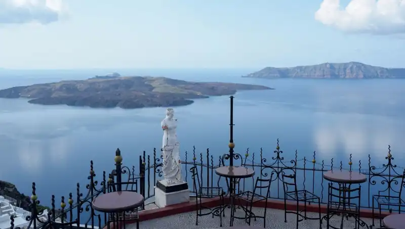 Santorini’de Tehlike Çanları: Ada Ciddi Bir Sıvı Kriziyle Karşı Karşıya