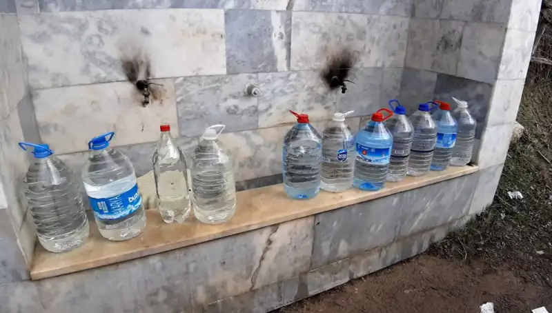 Şifalı Suyun Peşinde: Her Gün Kilometrelerce Yol Kat Edenler