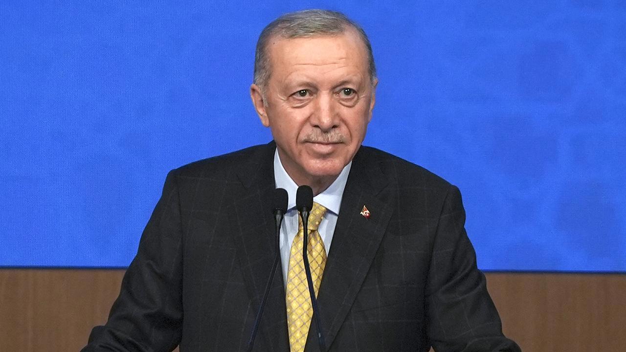 Cumhurbaşkanı Erdoğan: Deprem bölgesindeki tüm konutlar yıl sonu teslim edilecek